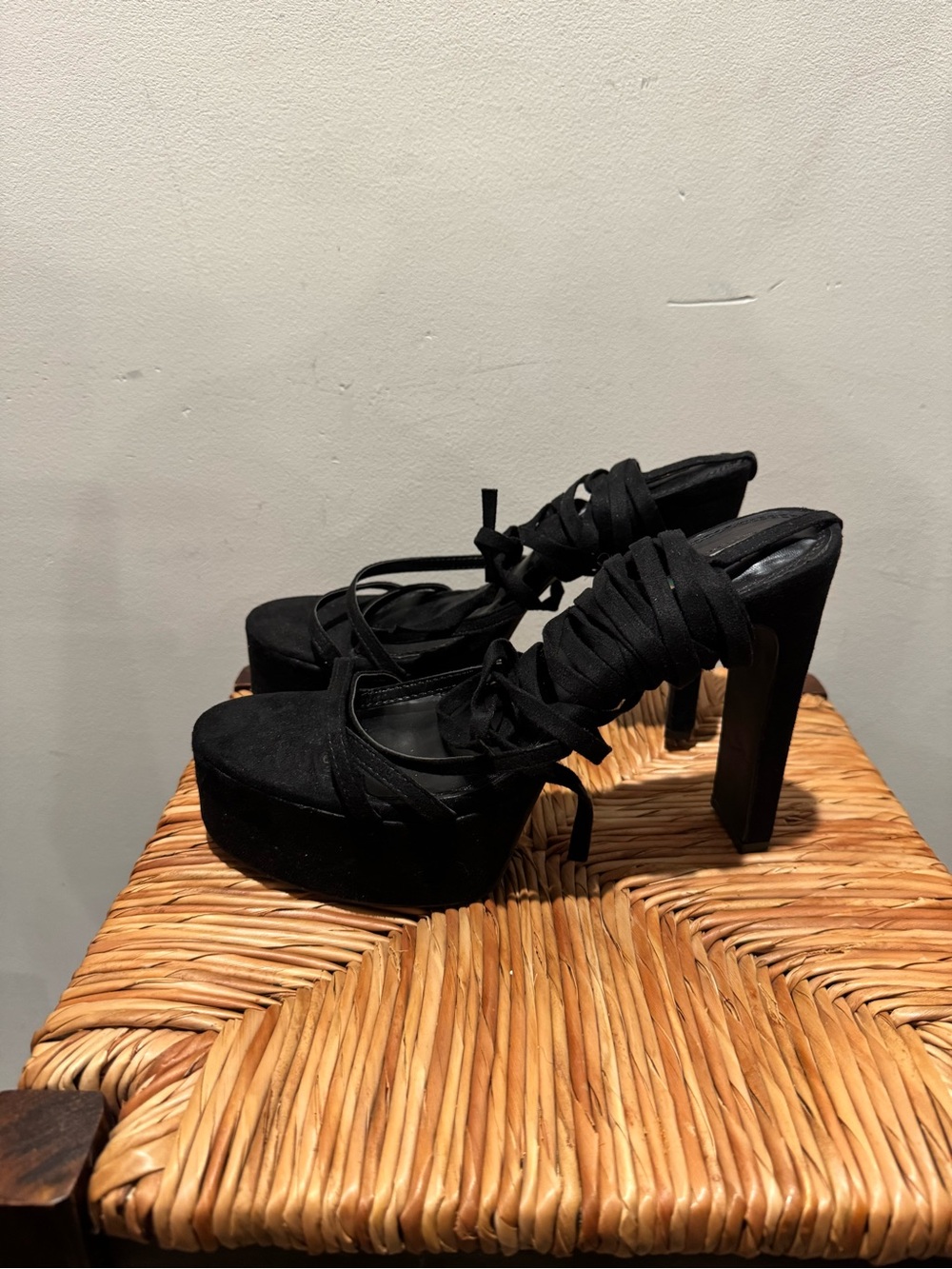 Liliana Black Suede Platform Lace-Up Block Heels size 10